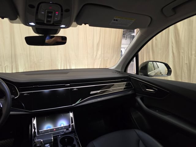 Used 2023 Audi Q7 3.0T Premium Plus AWD/4WD image 32