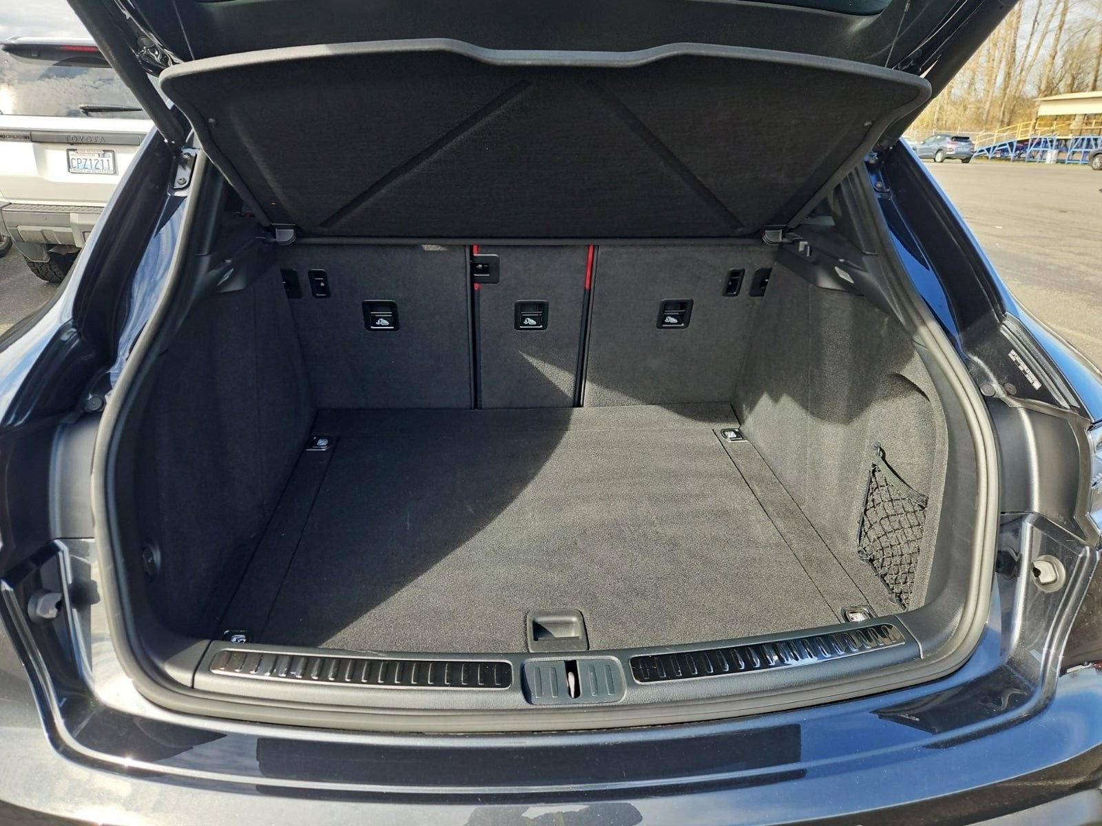 Used 2024 Porsche Macan S image 12