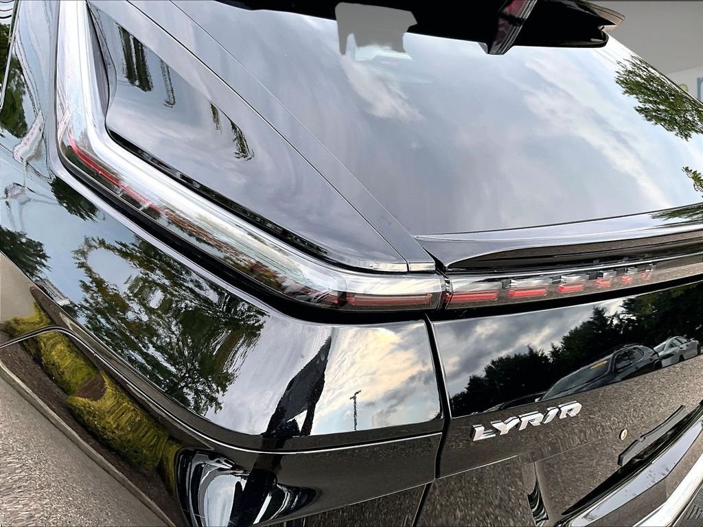 Used 2024 Cadillac Lyriq Luxury AWD/4WD image 33