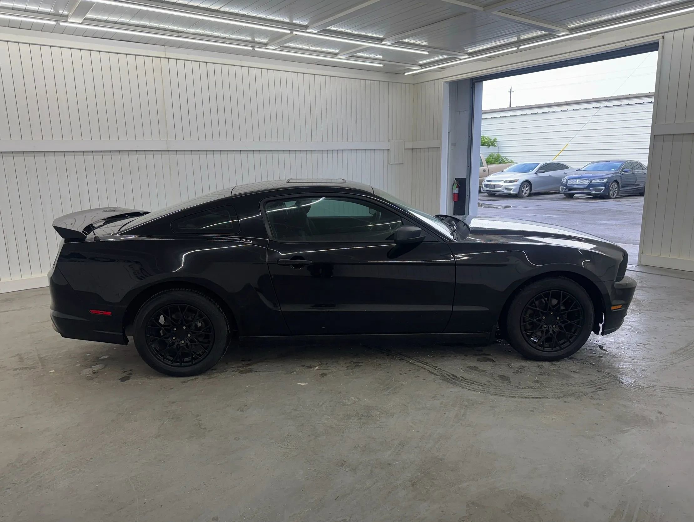 Used 2013 Ford Mustang Coupe image 4
