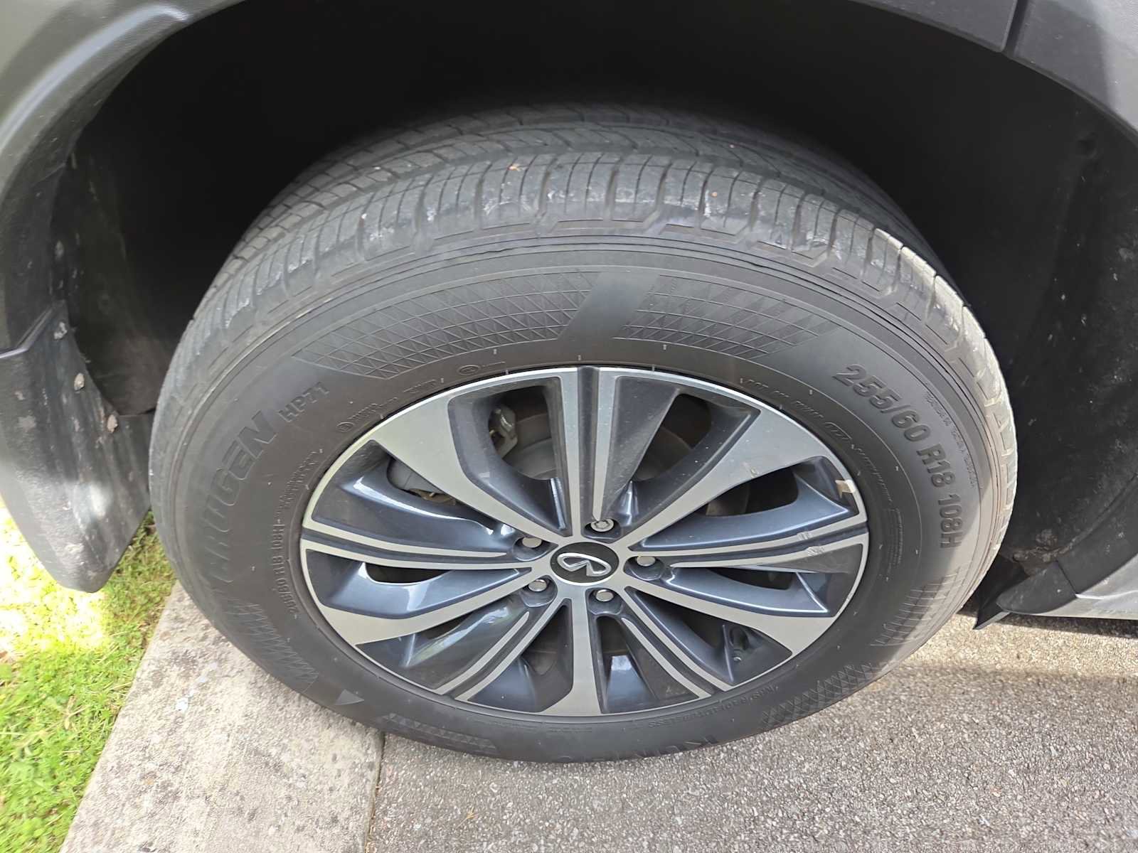 Used 2024 INFINITI QX60 Pure image 3