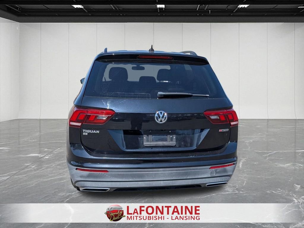 Used 2019 Volkswagen Tiguan SE w/ Panoramic Sunroof Package image 4