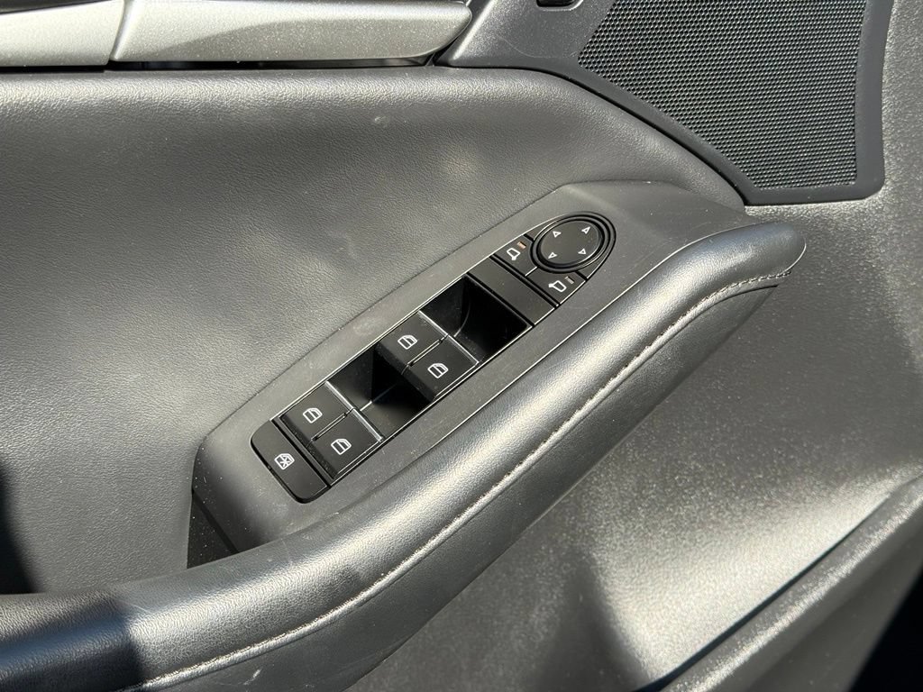 Used 2023 MAZDA MAZDA3 s FWD image 34