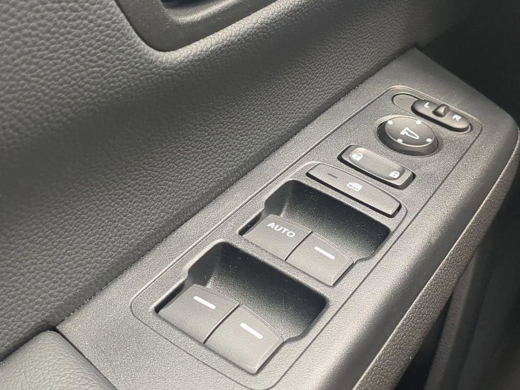 Used 2025 Honda CR-V LX image 19