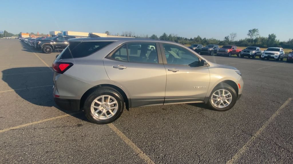 Certified 2023 Chevrolet Equinox LS w/ Driver Confidence II Package AWD/4WD image 9
