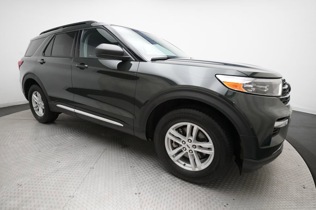 Used 2023 Ford Explorer XLT w/ Equipment Group 202A AWD/4WD image 35