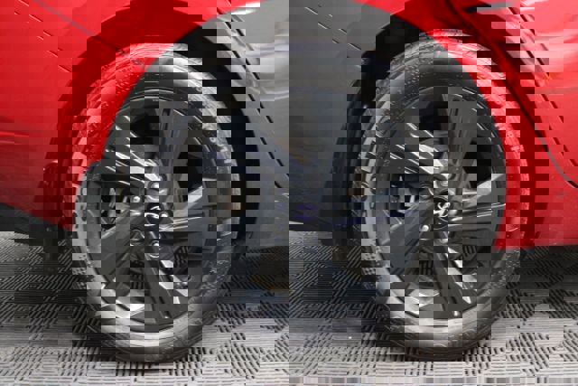 Used 2023 Hyundai Elantra Blue FWD image 5