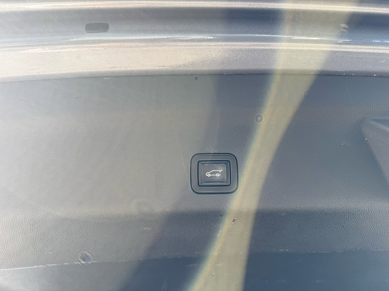 Used 2021 GMC Yukon XL Denali w/ Advanced Technology Package image 10