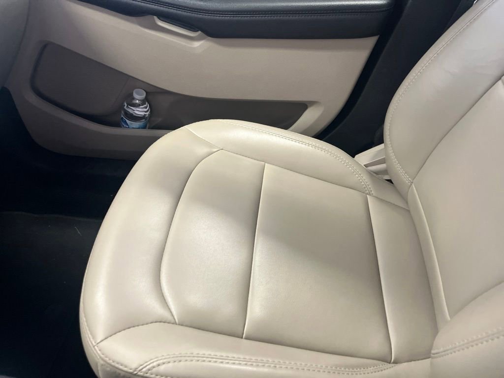 Used 2019 Ford Explorer XLT w/ Equipment Group 202A AWD/4WD image 5