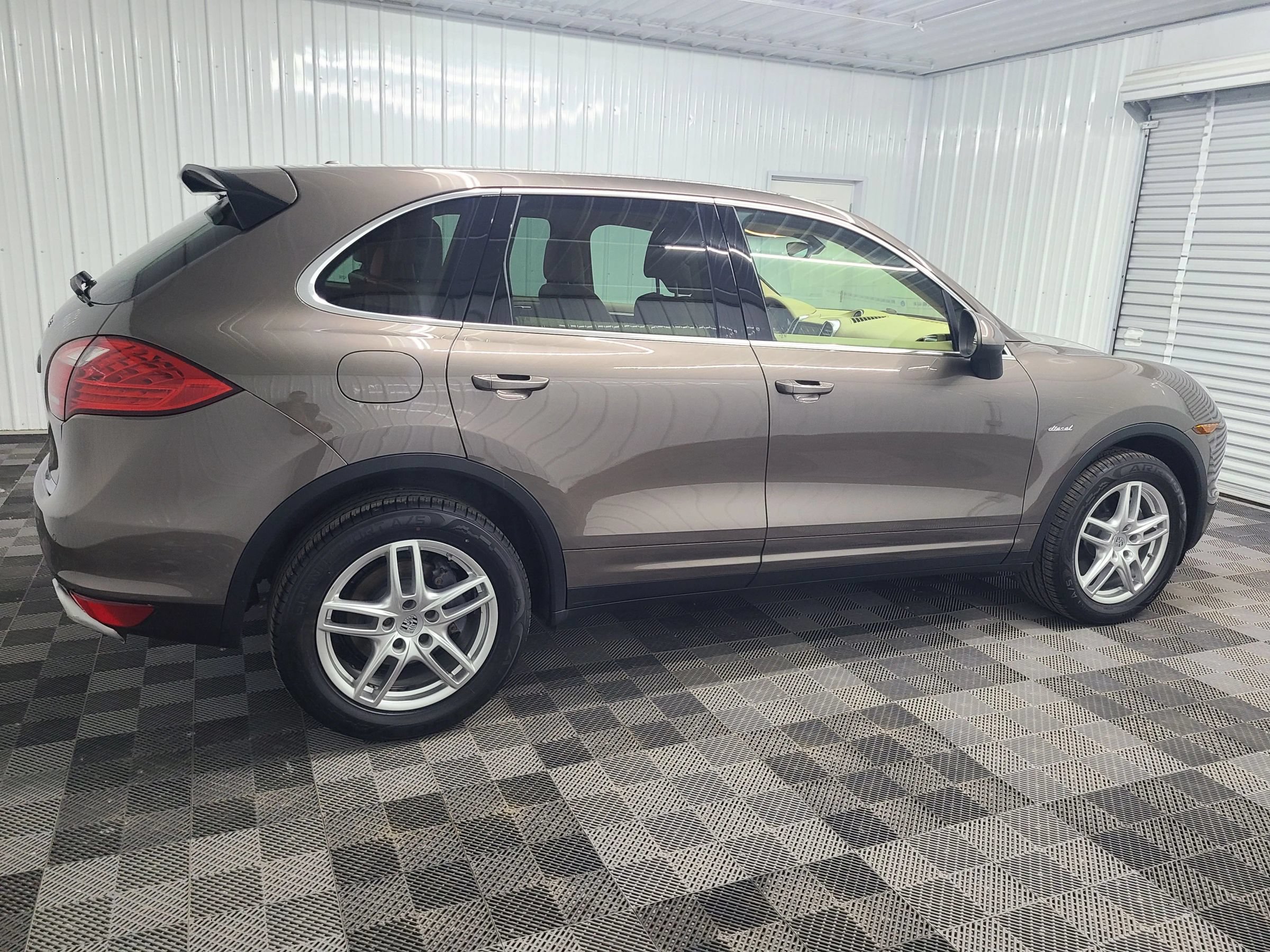 Used 2013 Porsche Cayenne Diesel AWD/4WD image 12