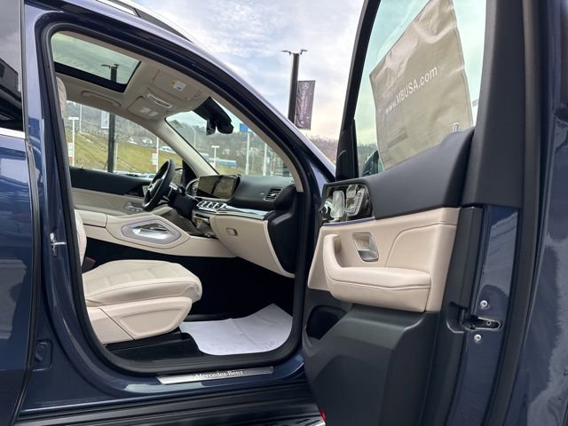 New 2026 Mercedes-Benz GLS 450 4MATIC image 29