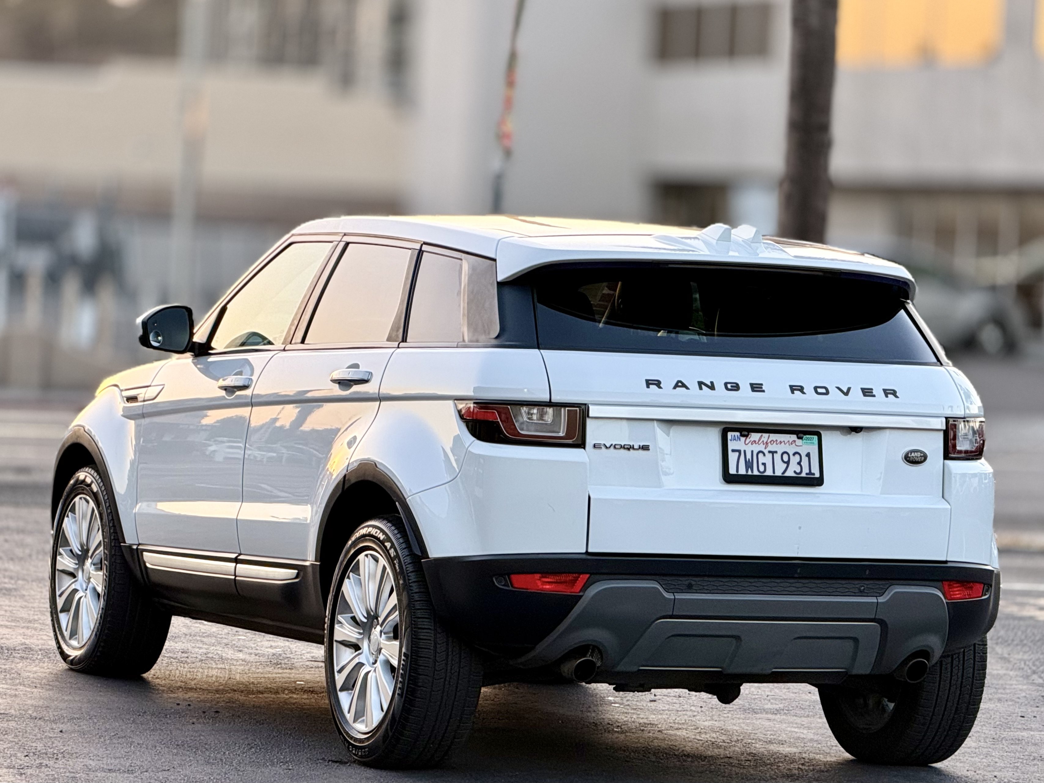Used 2016 Land Rover Range Rover Evoque HSE AWD/4WD image 9