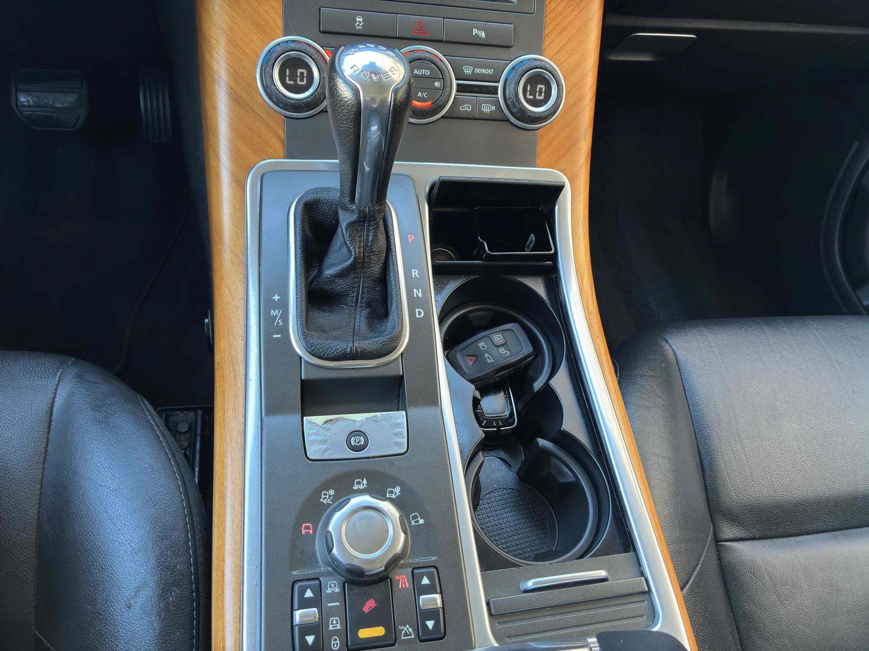 Used 2011 Land Rover Range Rover Sport HSE AWD/4WD image 26