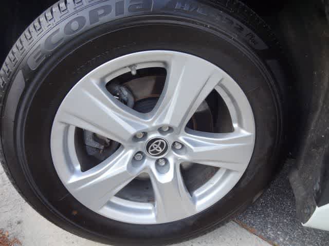 Used 2023 Toyota Highlander L image 39
