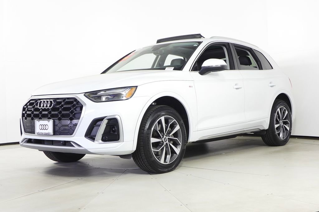 Used 2023 Audi Q5 2.0T Premium w/ Convenience Package image 2