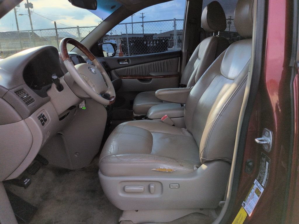 Used 2009 Toyota Sienna XLE FWD image 10