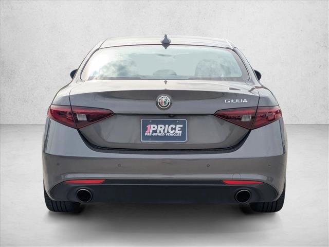 Used 2020 Alfa Romeo Giulia image 6