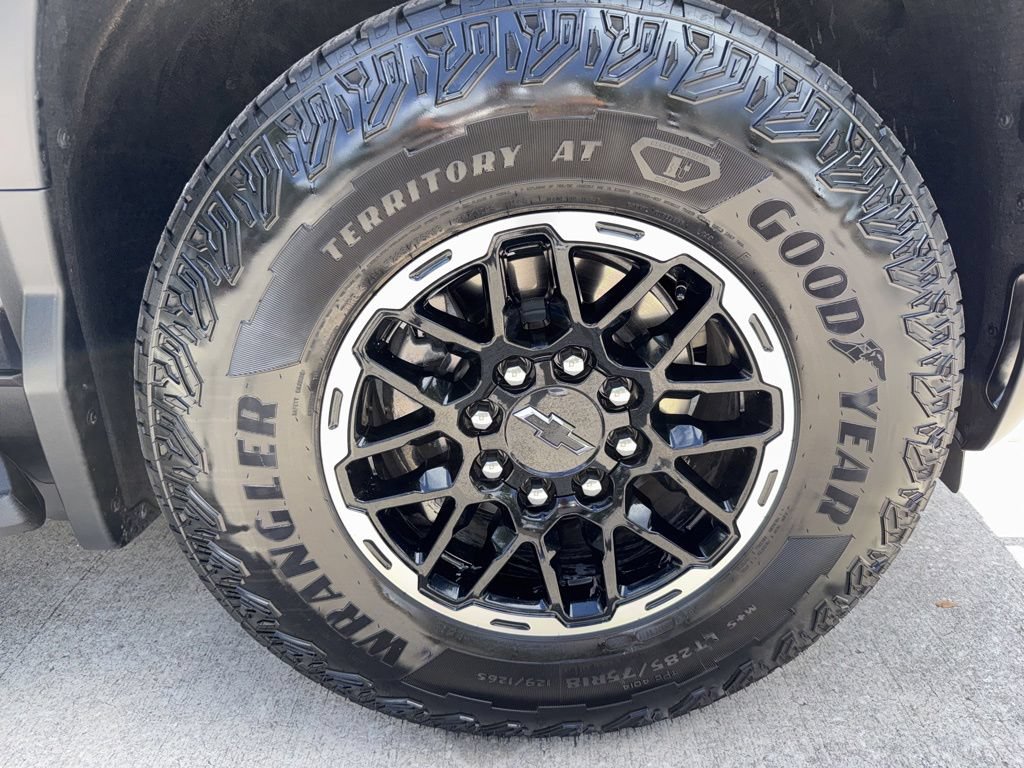 Used 2026 Chevrolet Silverado EV Trail Boss w/ LPO, Gameday Tailgate Package AWD/4WD image 61