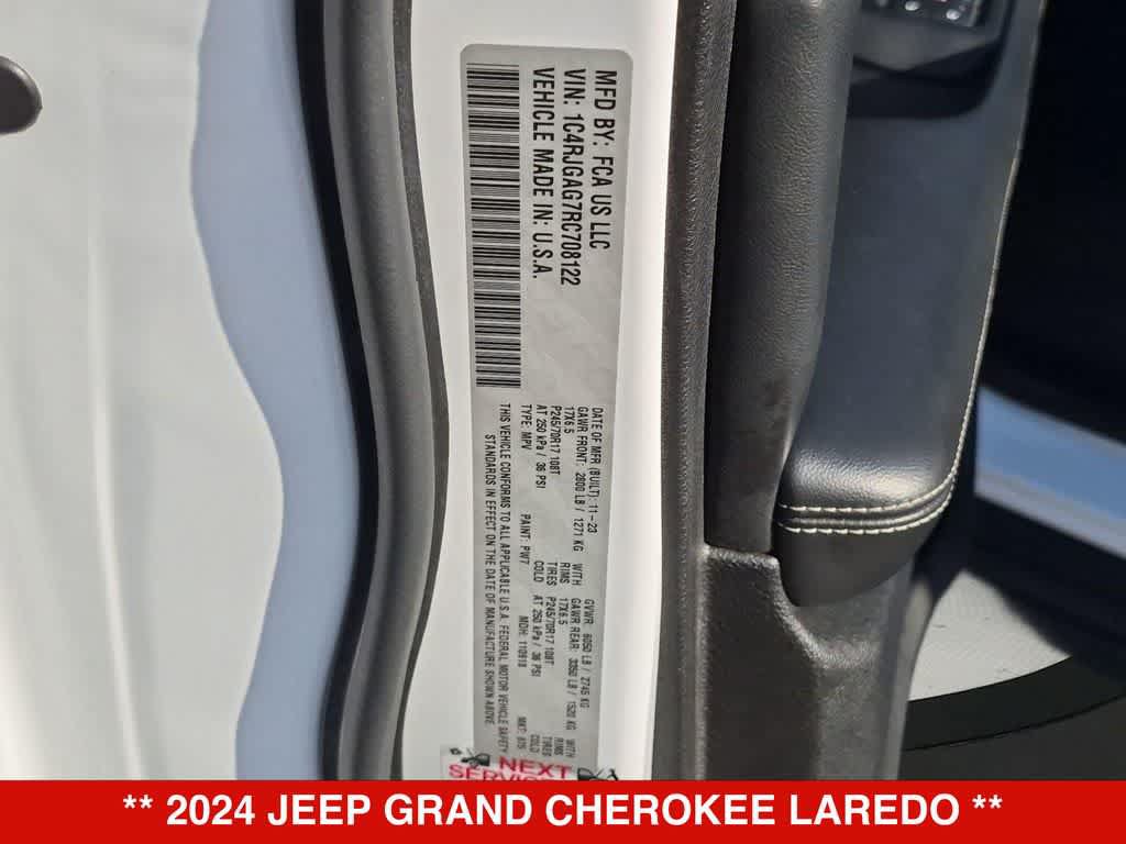 Used 2024 Jeep Grand Cherokee Laredo RWD image 31