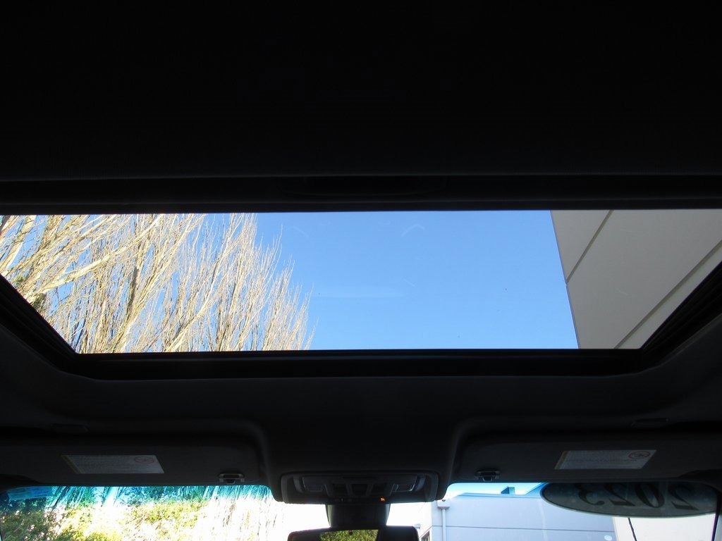 Used 2023 GMC Sierra 3500 SLT w/ SLT Premium Package image 32