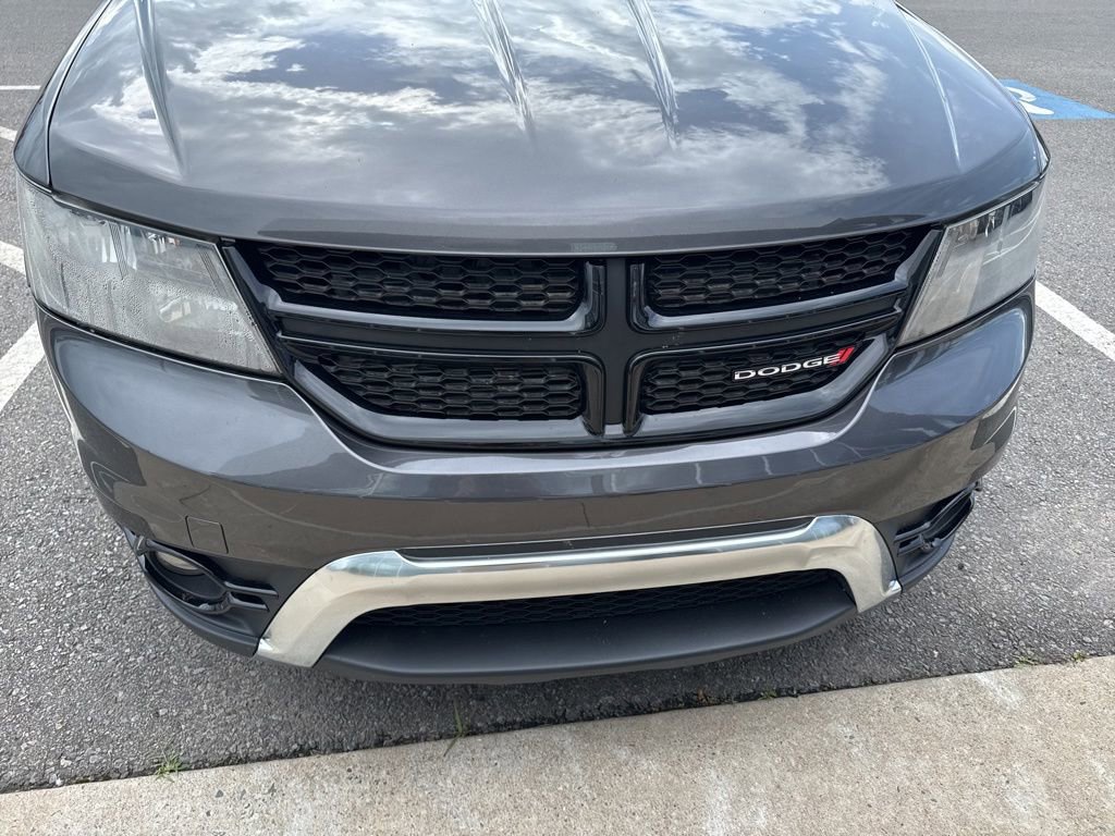 Used 2017 Dodge Journey Crossroad FWD image 3