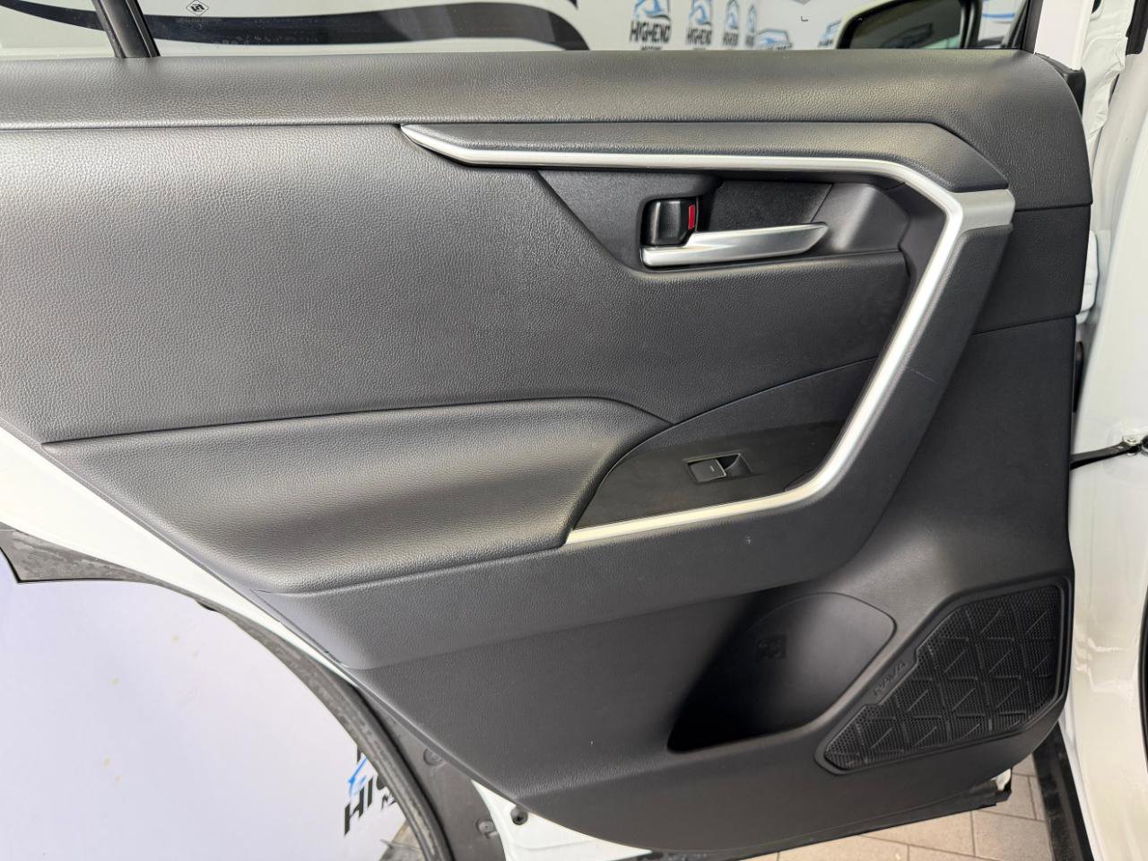 Used 2025 Toyota RAV4 XLE image 17