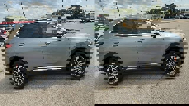 Used 2023 Buick Envision Essence image 12