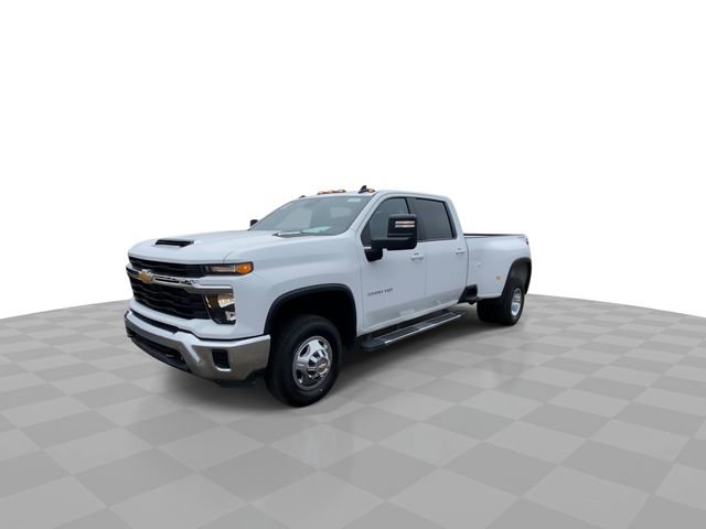 Used 2024 Chevrolet Silverado 3500 LT image 4