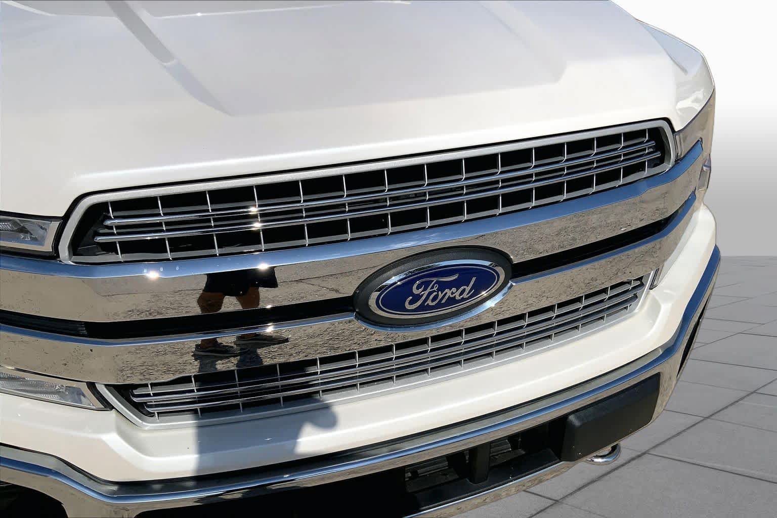 Used 2019 Ford F150 Lariat w/ Equipment Group 502A Luxury AWD/4WD image 30