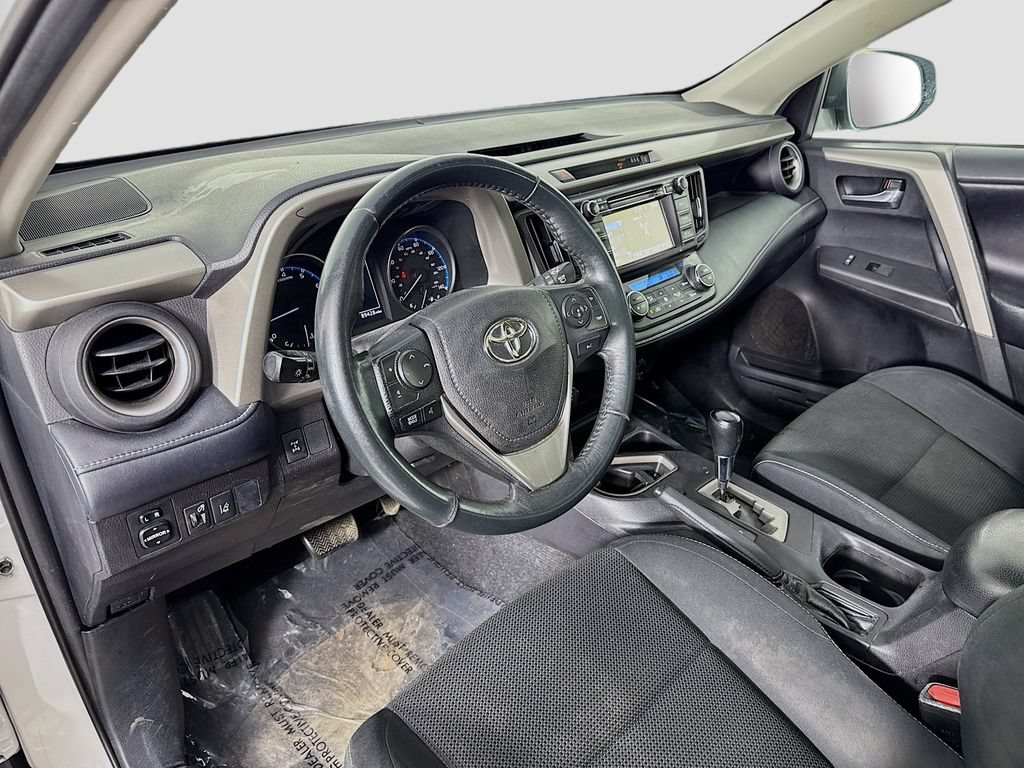 Used 2018 Toyota RAV4 XLE AWD/4WD image 22