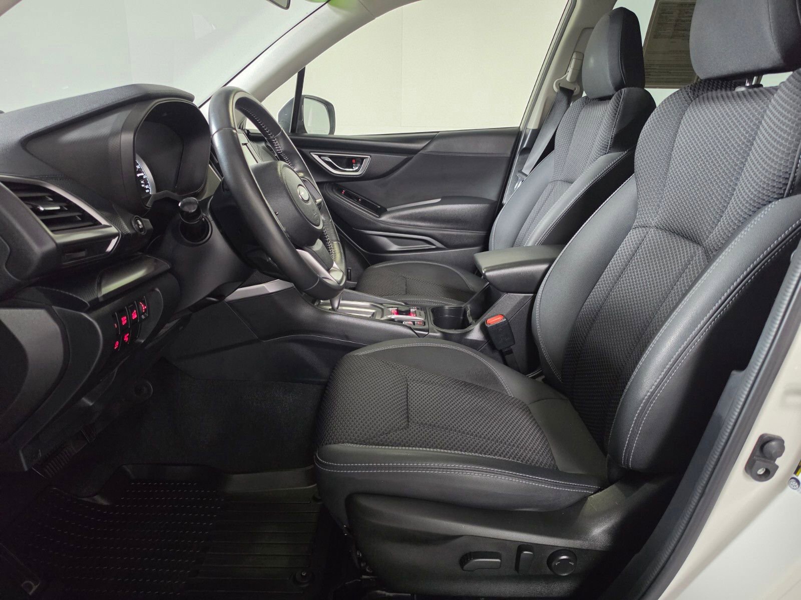 Used 2023 Subaru Forester Premium AWD/4WD image 14