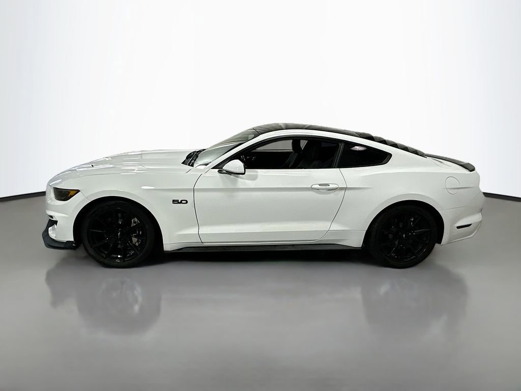 Used 2017 Ford Mustang GT w/ Black Accent Package RWD image 5