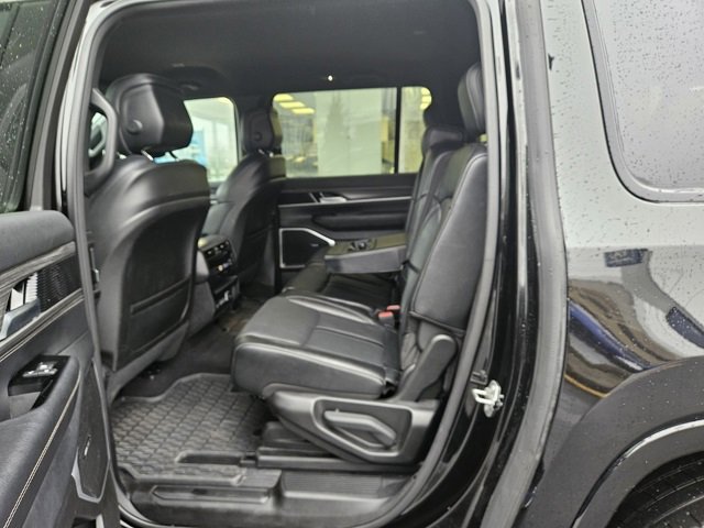 Used 2024 Jeep Wagoneer L Series III w/ Flexible Seating Group image 6