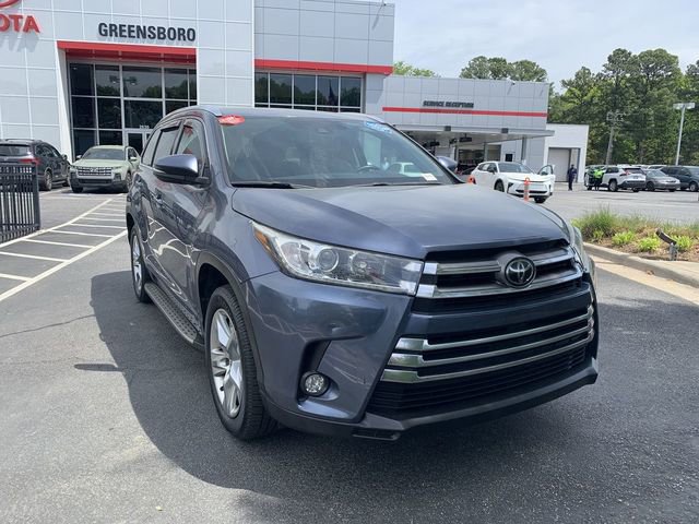 Used 2017 Toyota Highlander Limited FWD image 2