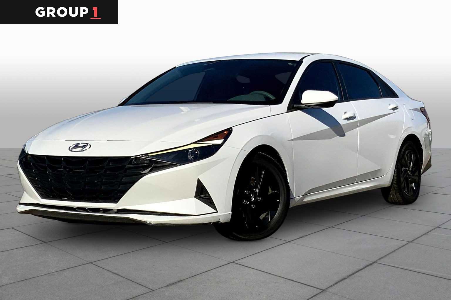 Used 2022 Hyundai Elantra SEL w/ Cargo Package FWD image 1