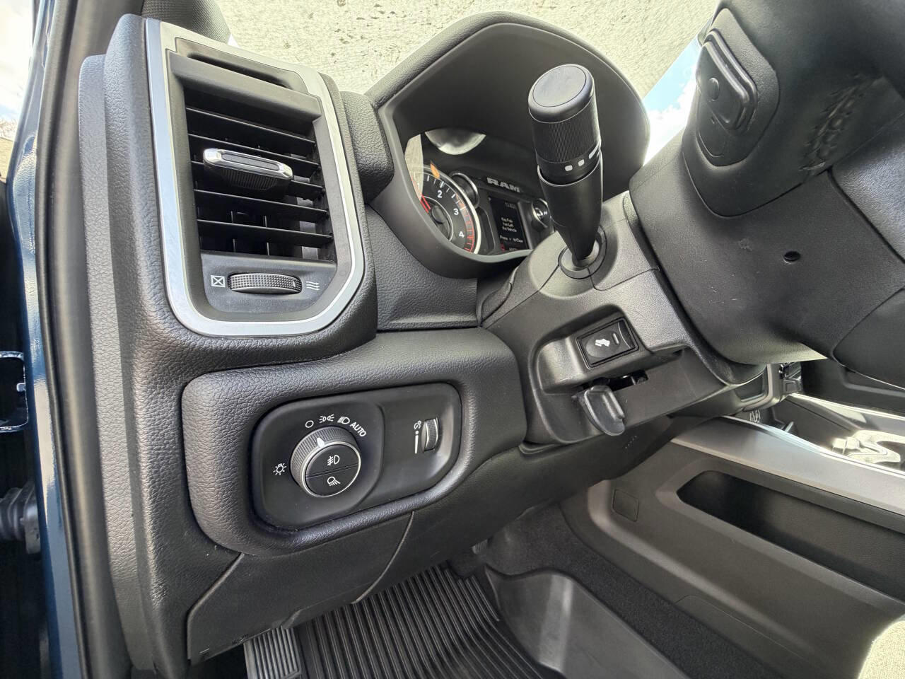 Used 2022 RAM 2500 Big Horn w/ Level 1 Equipment Group AWD/4WD image 23