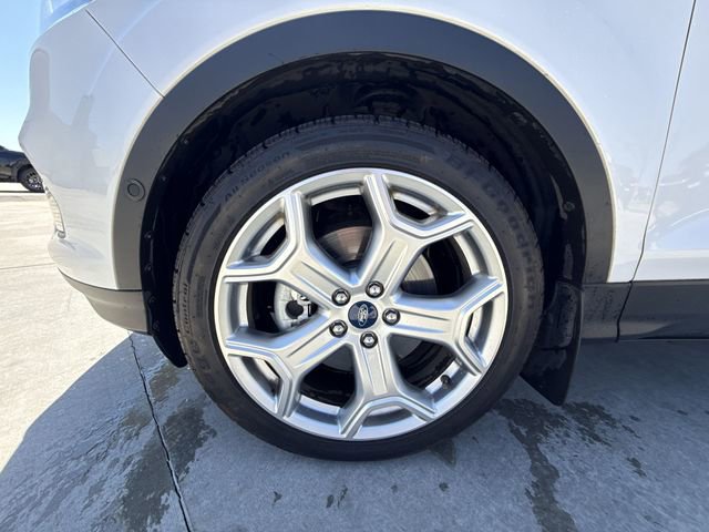 Used 2019 Ford Escape Titanium image 10