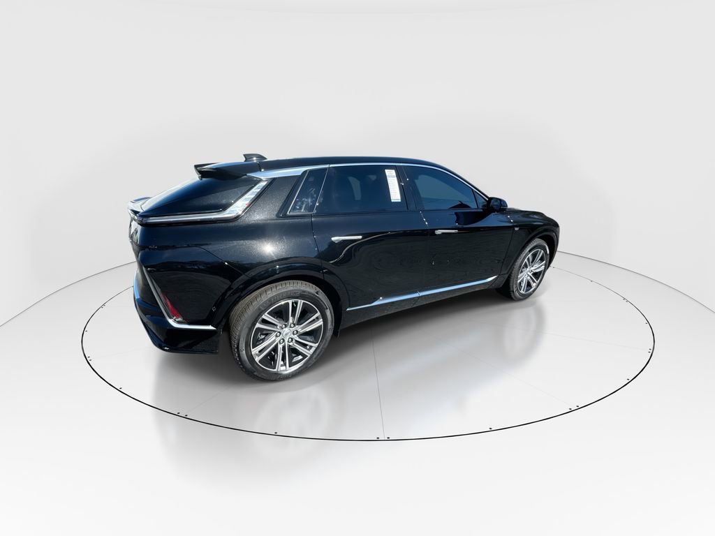 Used 2025 Cadillac Lyriq Luxury image 8