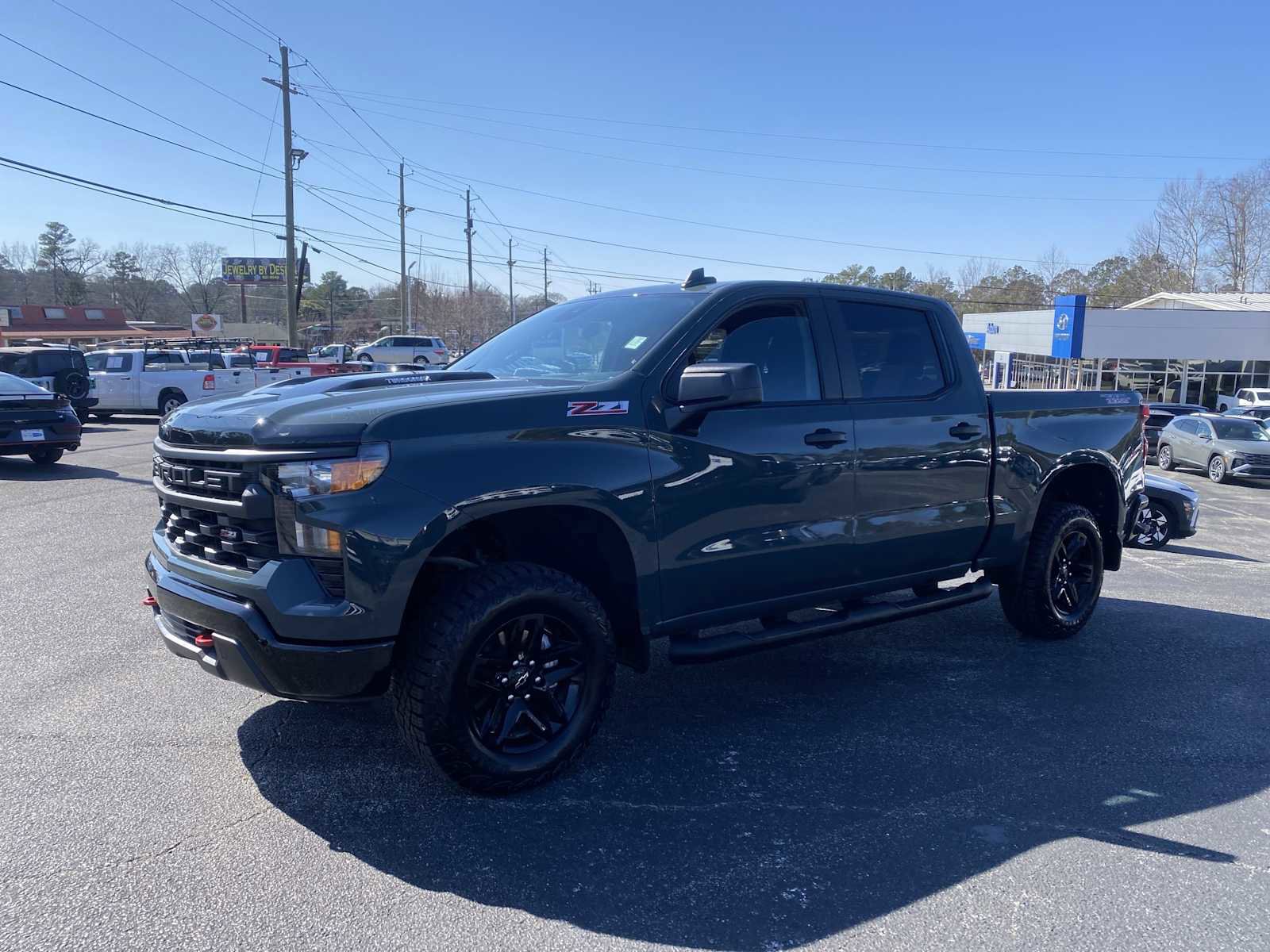 Used 2025 Chevrolet Silverado 1500 Custom Trail Boss AWD/4WD image 15