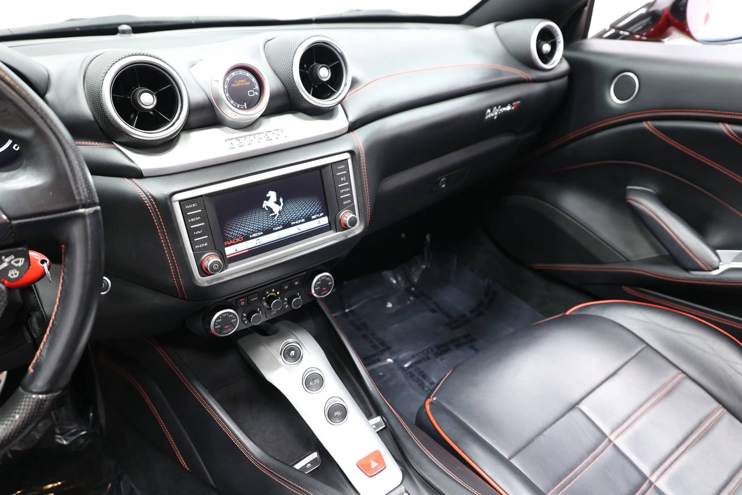 Used 2017 Ferrari California T RWD image 44