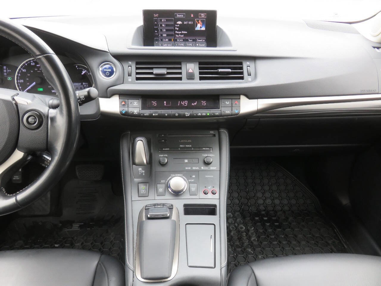 Used 2017 Lexus CT 200h Base 4dr Hatchback w/ Navigation System Package image 16