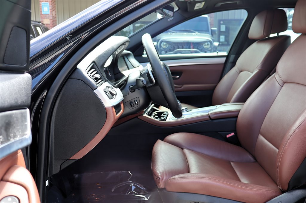 Used 2013 BMW 528i xDrive Sedan AWD/4WD image 12