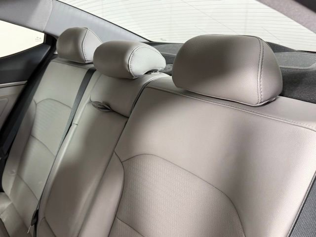 Used 2017 Hyundai Elantra Limited w/ Limited Tech Package 08 FWD image 48