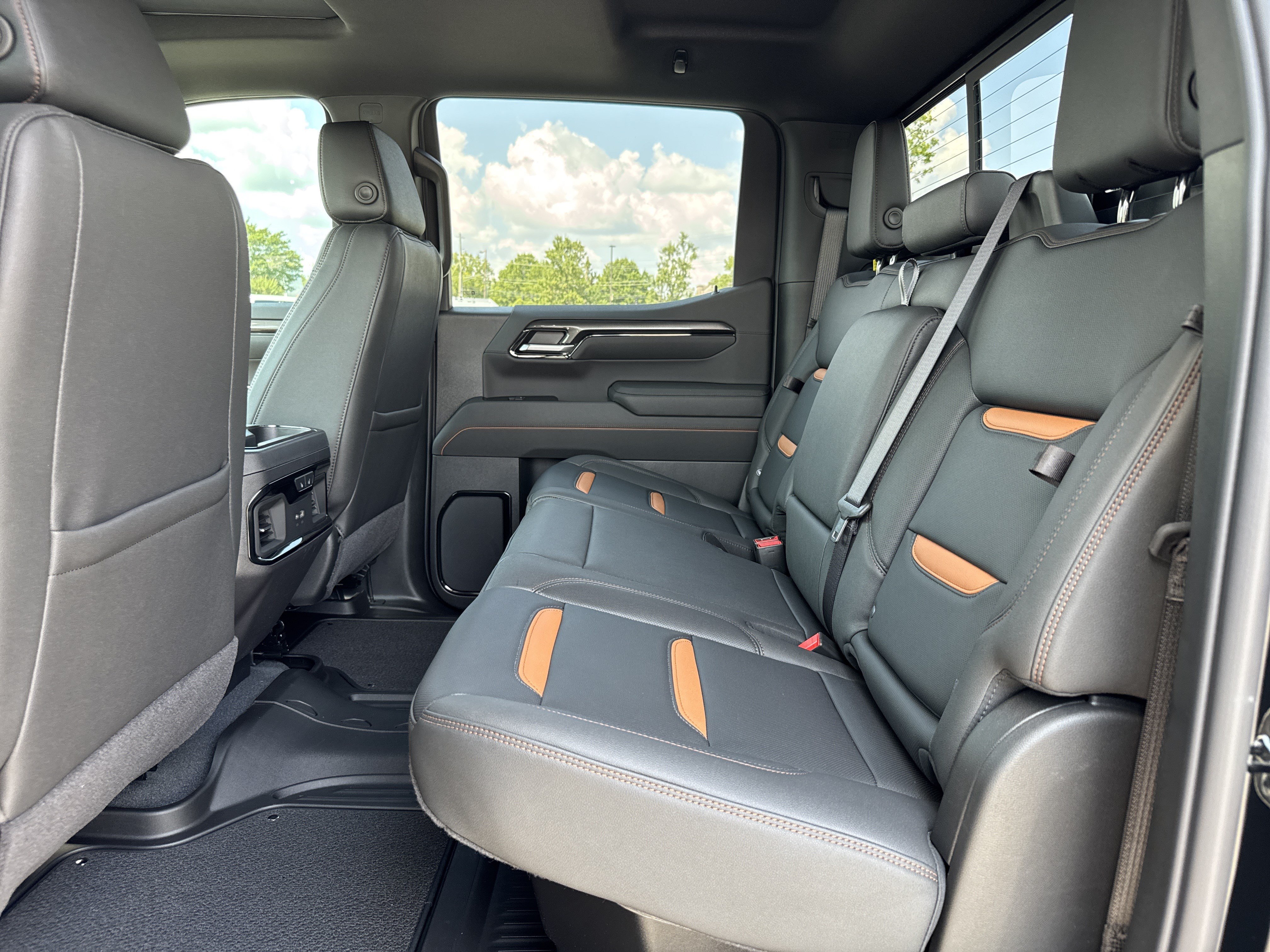 New 2026 GMC Sierra 1500 AT4 w/ AT4 Premium Package AWD/4WD image 32