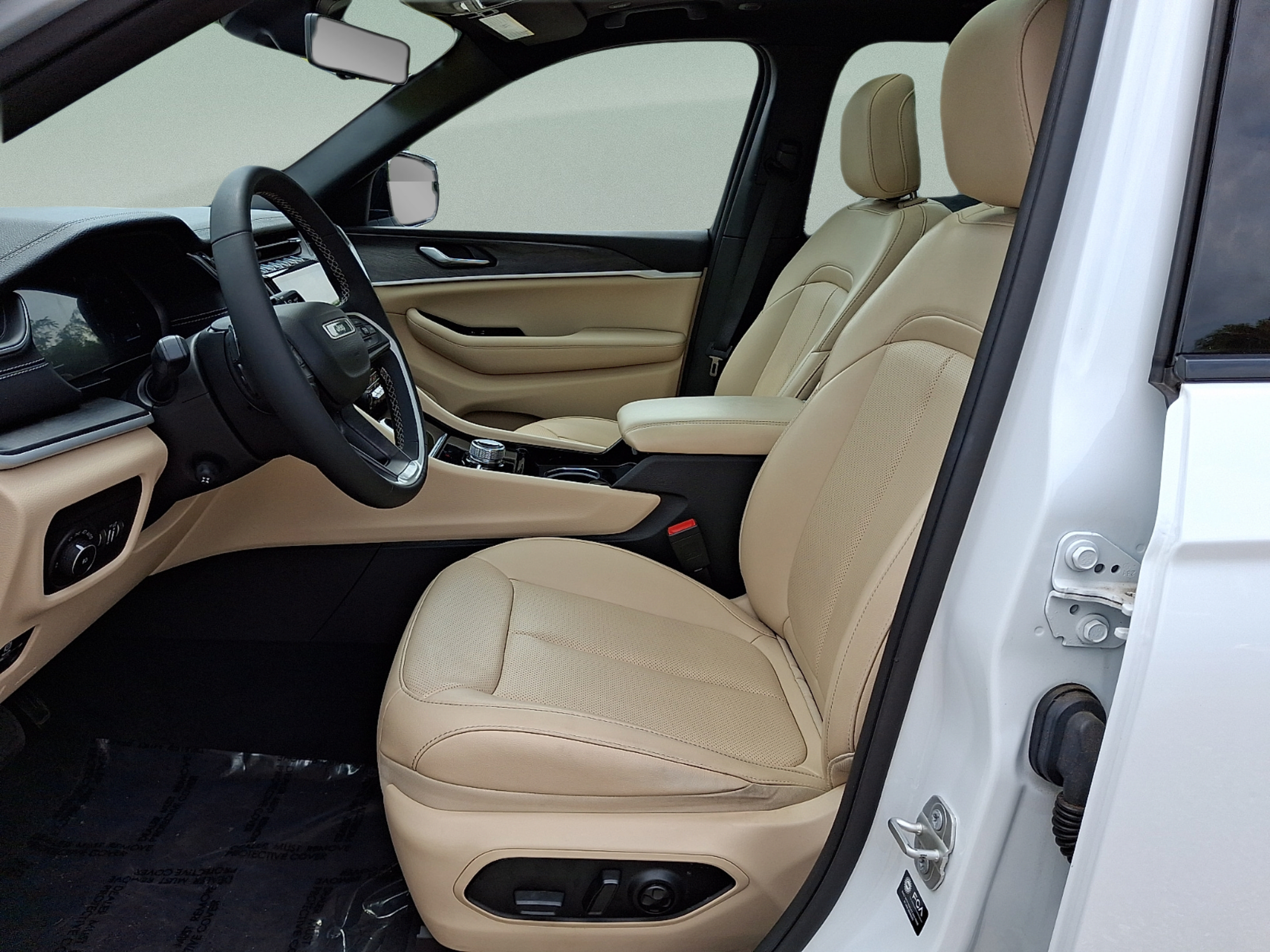 Used 2023 Jeep Grand Cherokee L Limited w/ Luxury Tech Group II AWD/4WD image 12
