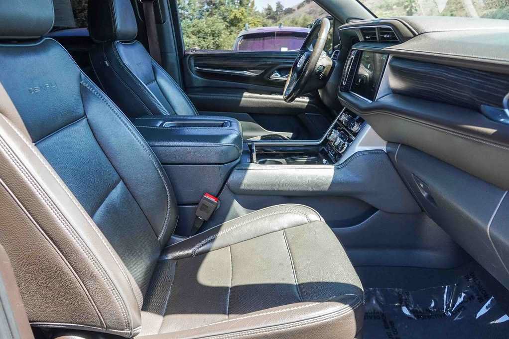 Used 2022 GMC Yukon XL Denali w/ Denali Premium Package RWD image 18