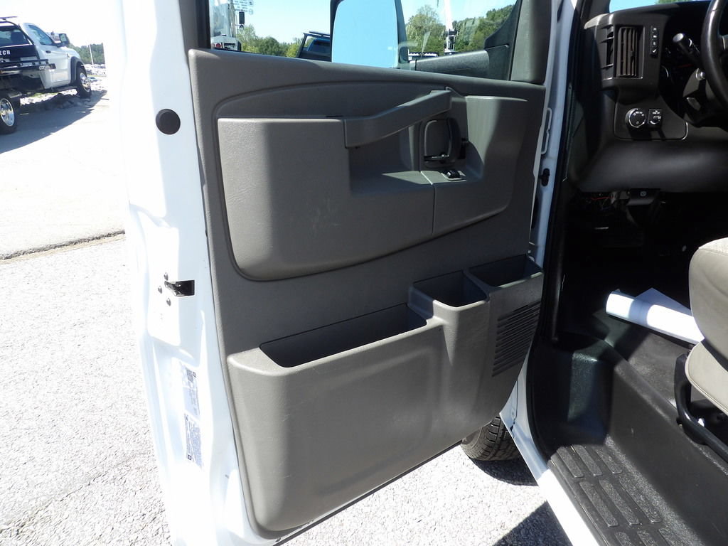 Used 2021 Chevrolet Express 3500 w/ Power Convenience Package RWD image 14