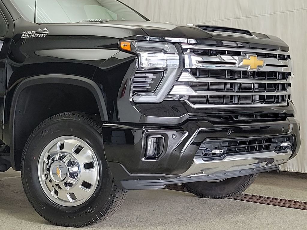 Certified 2024 Chevrolet Silverado 3500 High Country w/ High Country Premium Package AWD/4WD image 5