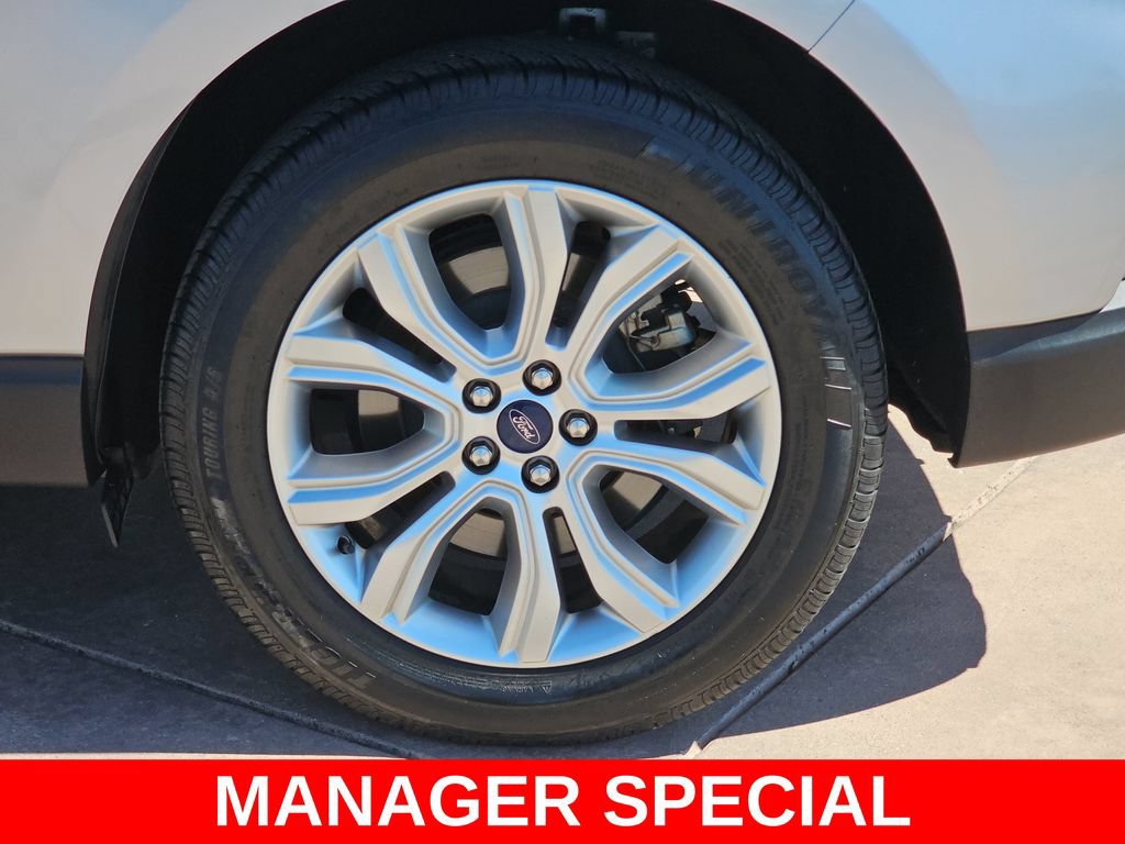 Used 2022 Ford Edge Titanium w/ Equipment Group 301A AWD/4WD image 38