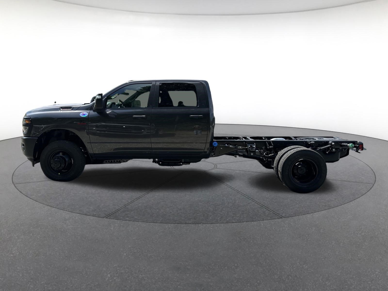 New 2027 RAM 3500 Tradesman RWD image 2